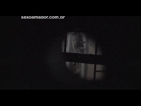 ❤️ Blondina este filmată în secret de un voyeur din cartier ascuns în spatele unor cărămizi goale ️  at ro.porno24-7.ru