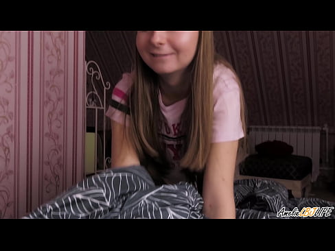 ❤️ Blondina îi suge adânc prietenei ei și primește spermă în gură ️  at ro.porno24-7.ru